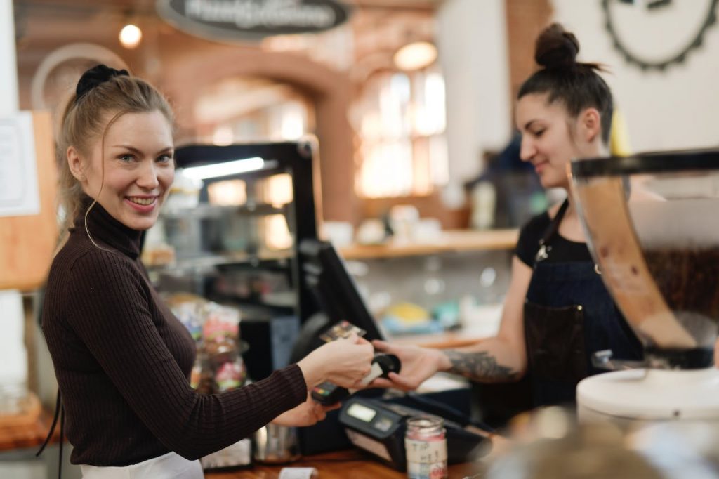 Maximizing Holiday Sales: How Restaurants Can Enhance Customer Experiences with Modern Payment Solutions | Modern Restaurant Management