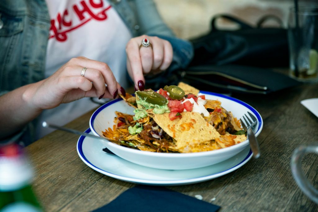 Americans Keep Dining Out (and Tipping Generously) Despite Economic Worries | Modern Restaurant Management